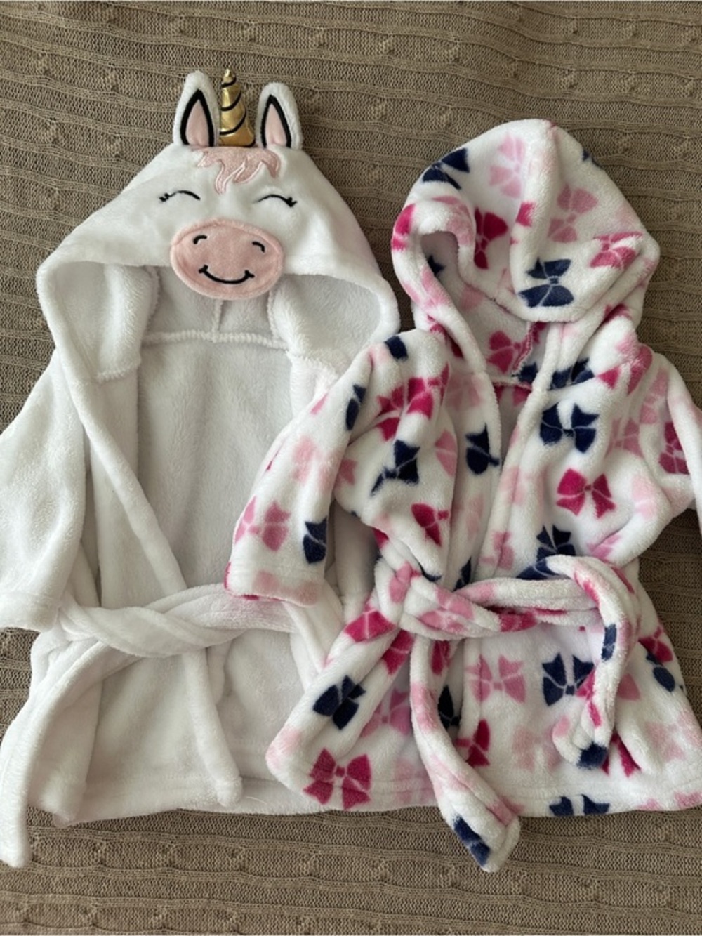 NWOT Hudson Baby 2pc Hooded Fleece Robe Set, Unicorn & Bows, 0-9 Months